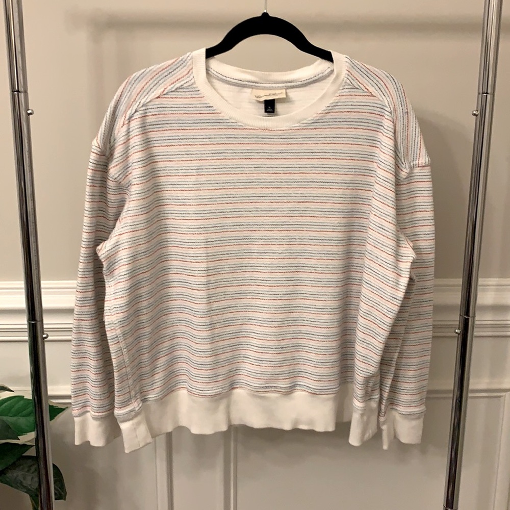 Universal Thread Women’s Sweatshirt